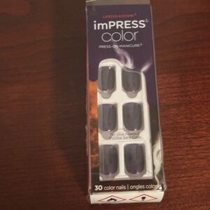 Kiss imPRESS Color Press-On Manicure - Dark Purple